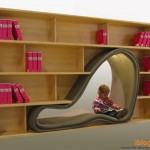 Книжный стеллаж с дверью-креслом