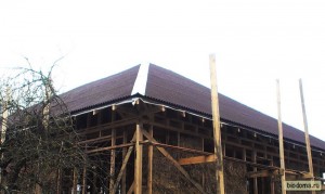 Конек на крыше из ондулина