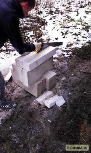 Режем газосиликат пополам
